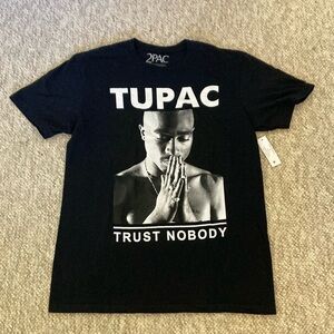 ⭐️Tupac “Trust Nobody” T Shirt Size M NWT